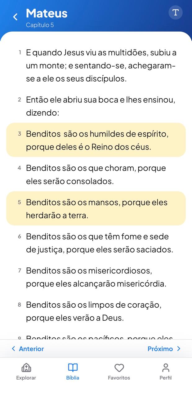 Leitura da Bíblia com versículos destacados